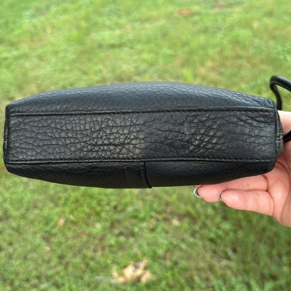 Coach turn lock wristlet clutch - Picture 4 of 7